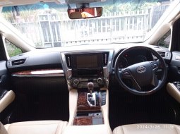 Toyota Alphard 2.5 G A/T 2018 Hitam 9