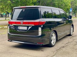 Nissan Elgrand Highway Star 2011 Hitam 4