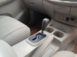 Toyota Kijang Innova 2.0 G AT 2011 10