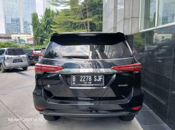 Toyota Fortuner 2.4 VRZ AT 2021 Hitam