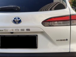 Toyota Corolla Cross 1.8 Hybrid A/T 2021 putih km31ribu cash kredit proses bisa dibantu 7