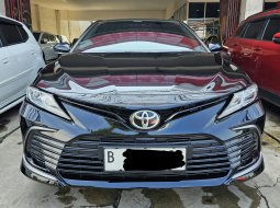 Toyota Camry V 2.5 AT ( Matic ) 2023 Hitam Km 8rban Siap Pakai