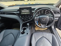 Toyota Camry V 2.5 AT ( Matic ) 2023 Hitam Km 8rban Siap Pakai 10