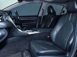 Toyota Camry 2.5 Hybrid 2019 Hitam 10