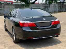 Honda Accord 2.4 VTi-L 2013 Hitam 6