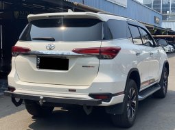 Toyota Fortuner 2.4 TRD AT 6
