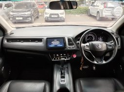 Honda HR-V 1.5L E CVT Special Edition 2019 Hijau Olive Metalik 4