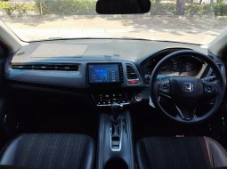 Honda HR-V 1.5L E CVT Matic 2018 Putih 4