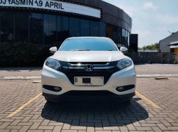 Honda HR-V 1.5L E CVT Matic 2018 Putih 2