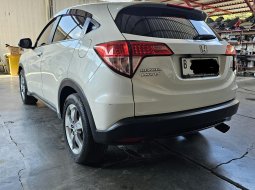 Honda HRV S AT ( Matic ) 2018 Putih Km 81rban Plat Jakarta 4