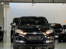 Honda HR-V 1.5  E 2016 Hitam