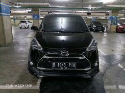 Toyota Sienta Q CVT 2017 Hitam