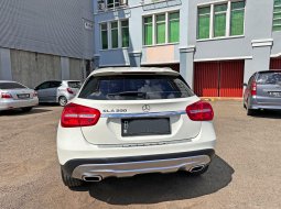 2015 Mercedes-Benz 1.6 GLA200 Urban AT White DP 7jt Auto Approved 10