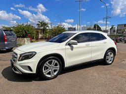 2015 Mercedes-Benz 1.6 GLA200 Urban AT White DP 7jt Auto Approved 13
