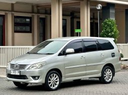 Toyota Kijang Innova V 2011 matic mesin mulus 1