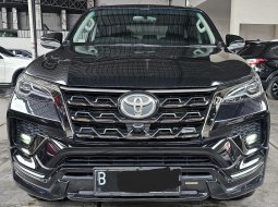 Toyota Fortuner 2.4 GR Sport A/T ( Matic ) 2021/ 2022 Hitam Mulus Km 34rban