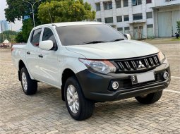 Mitsubishi Triton HDX MT Double Cab 4WD 2017 Putih 3