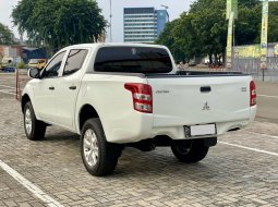 Mitsubishi Triton HDX MT Double Cab 4WD 2017 Putih 6