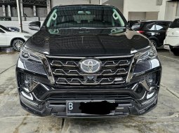 Toyota Fortuner VRZ GR 2.4 AT ( Matic ) 2021 Hitam Km 34rban plat tangerang