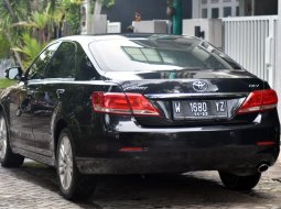 Toyota Camry 2.5 V 2010 Hitam 8