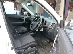 Daihatsu Terios R ADVENTURE AT 2017 Putih
