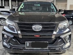 Toyota Fortuner 2.4 TRD A/T ( Matic Diesel ) 2020 Hitam Km 46rban Mulus Siap Pakai Good Condition