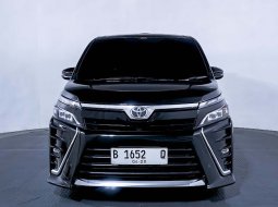 Toyota Voxy 2.0 A/T 2018