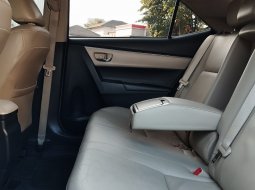 Toyota Corolla Altis V 1.8 At 2015 12
