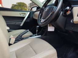 Toyota Corolla Altis V 1.8 At 2015 8