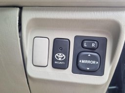 Toyota Kijang Innova 2.0 G AT Matic 2011 Hitam 8