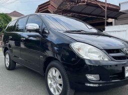 Toyota Kijang Innova E 2005 2
