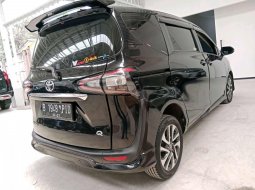 Toyota Sienta Q 1.5 2017 Automatic 5
