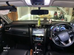 Toyota Fortuner 2.4 VRZ AT 2021 Putih