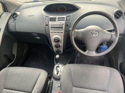 Toyota Yaris J 2012 AT Putih Termurah Bagus 9
