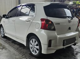 Toyota Yaris E A/T ( Matic ) 2012 Putih Good Condition Siap Pakai 4