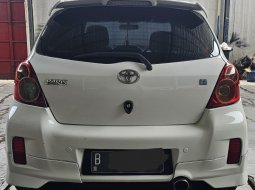Toyota Yaris E A/T ( Matic ) 2012 Putih Good Condition Siap Pakai 5