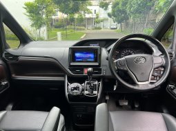 Toyota Voxy 2.0 A/T 2019/2020 Hitam Istimewa Termurah 6