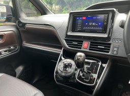 Toyota Voxy 2.0 A/T 2019/2020 Hitam Istimewa Termurah 12