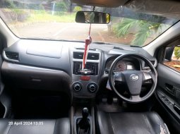 Daihatsu Xenia 1.3 X MT 2017 Hitam 4