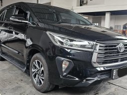 Toyota Innova 2.4 V M/T ( Manual Diesel ) 2021/ 2022 Hitam Km Cuma 8rban Mulus Like New 2