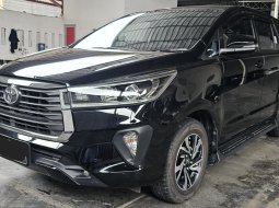 Toyota Innova 2.4 V M/T ( Manual Diesel ) 2021/ 2022 Hitam Km Cuma 8rban Mulus Like New 3