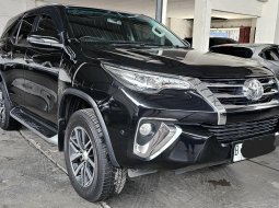 Toyota Fortuner 2.4 VRZ Double Disc A/T ( Matic Diesel ) 2017 Hitam Mulus Km 89rban Good Condition 2