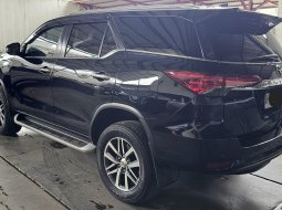Toyota Fortuner 2.4 VRZ Double Disc A/T ( Matic Diesel ) 2017 Hitam Mulus Siap Pakai Good Condition 4