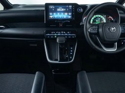 JUAL Toyota Voxy 2.0 AT 2022 Hitam 8