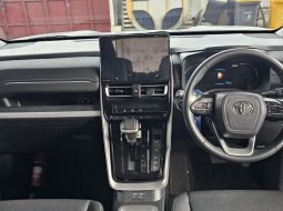 Toyota Innova Zenix Q Hybrid Modelista A/T ( Matic ) 2022 Putih Km Cuma 6rban 8