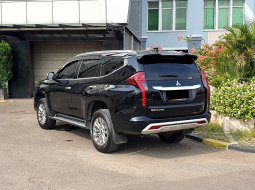 Mitsubishi Pajero Sport Exceed 4x2 AT 2022 hitam diesel km15rban pajak panjang cash kredit bisa 5