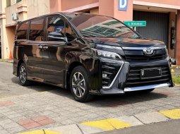 Toyota Voxy 2.0 A/T 2019 nego lemes siap TT