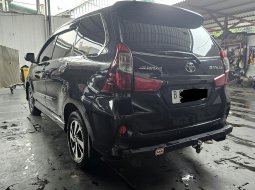 Toyota Avanza Veloz 1.5 MT ( Manual ) 2018 Hitam Km Antik Low 8rban Plat Jakarta barat 4