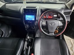 Toyota Avanza Veloz 1.5 MT ( Manual ) 2018 Hitam Km Antik Low 8rban Plat Jakarta barat 10