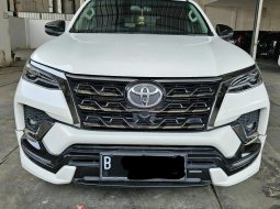 Toyota Fortuner VRZ GR 2.4 diesel AT ( Matic ) 2021 Putih Km Low 17rban Good Condition Siap Pakai